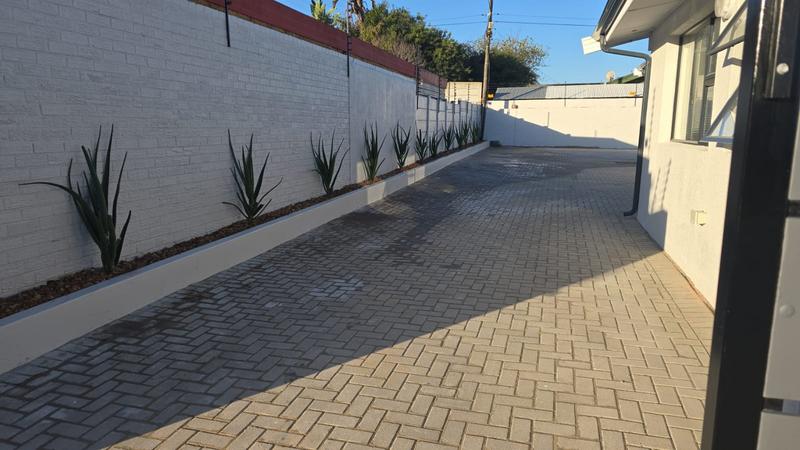 To Let commercial Property for Rent in Brackenfell Western Cape